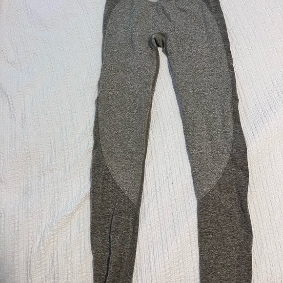 Gym shark leggings - Picture 2 of 3